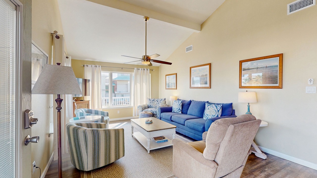 Photo of Livingroom in City-by-the Sea
