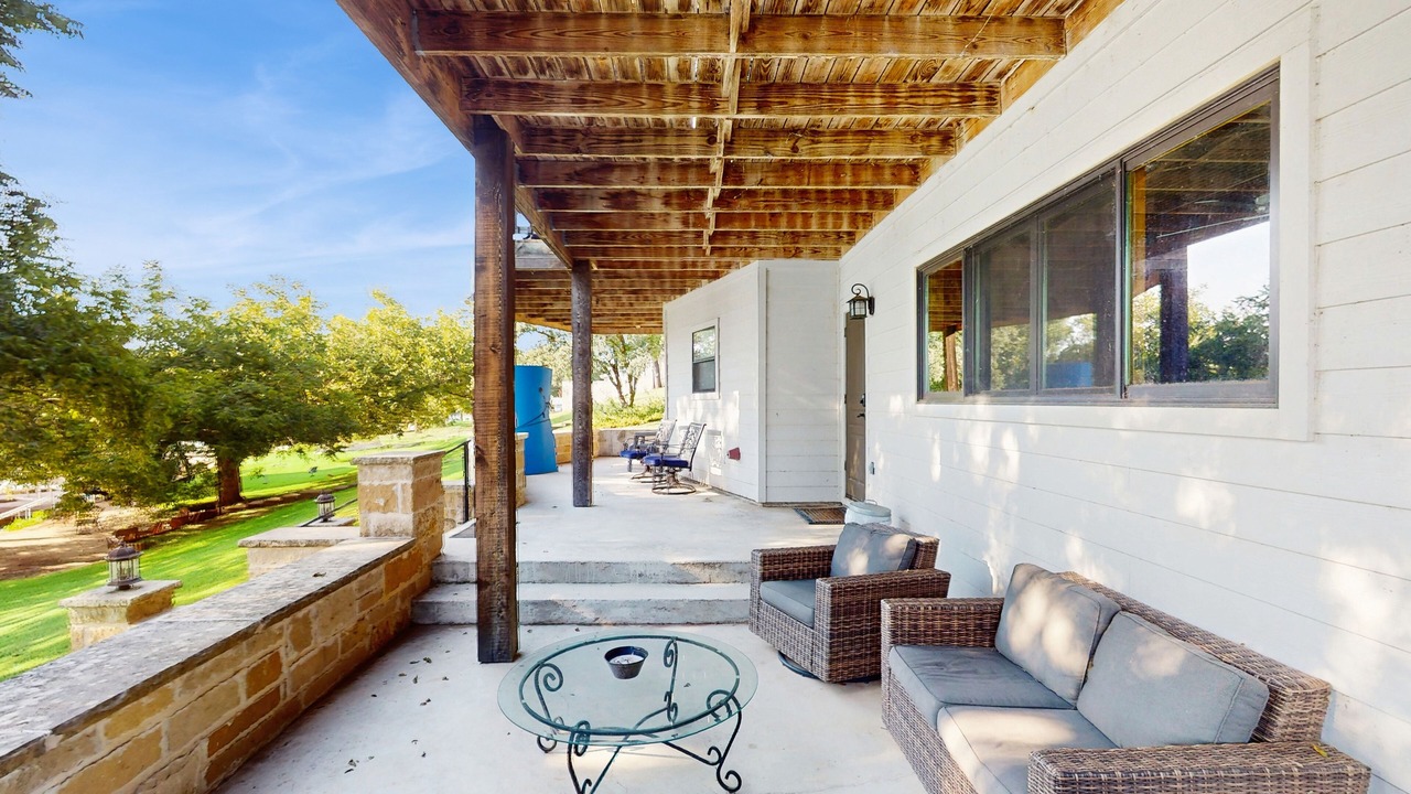 Photo of Patio Balcony in Burnet