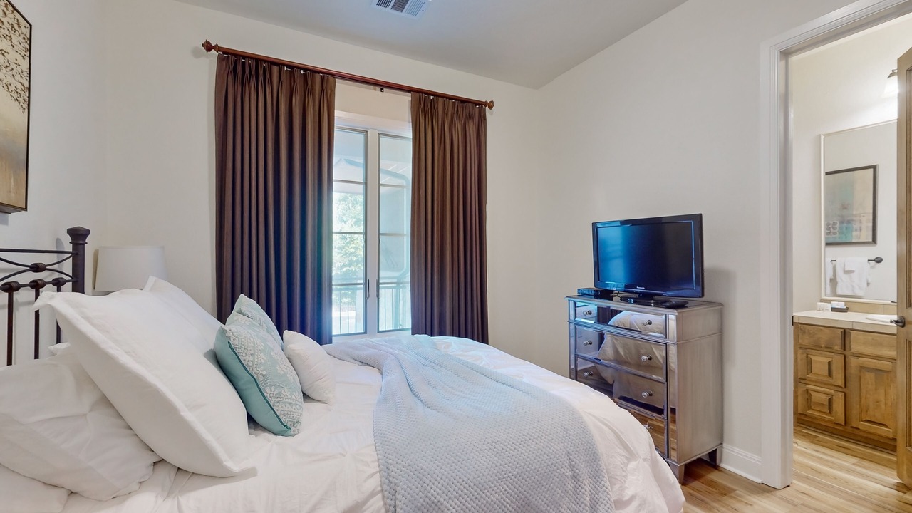 Photo of Bedroom in Lakeway