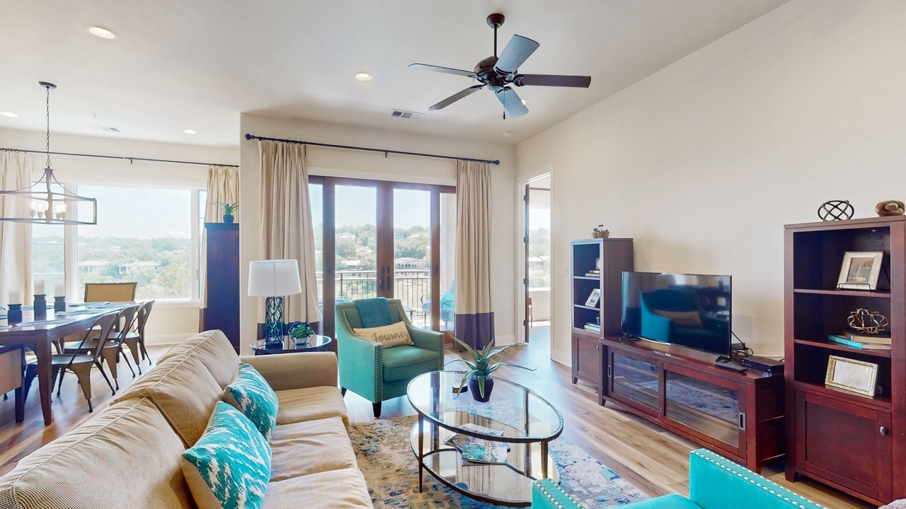Photo of Livingroom in Lakeway