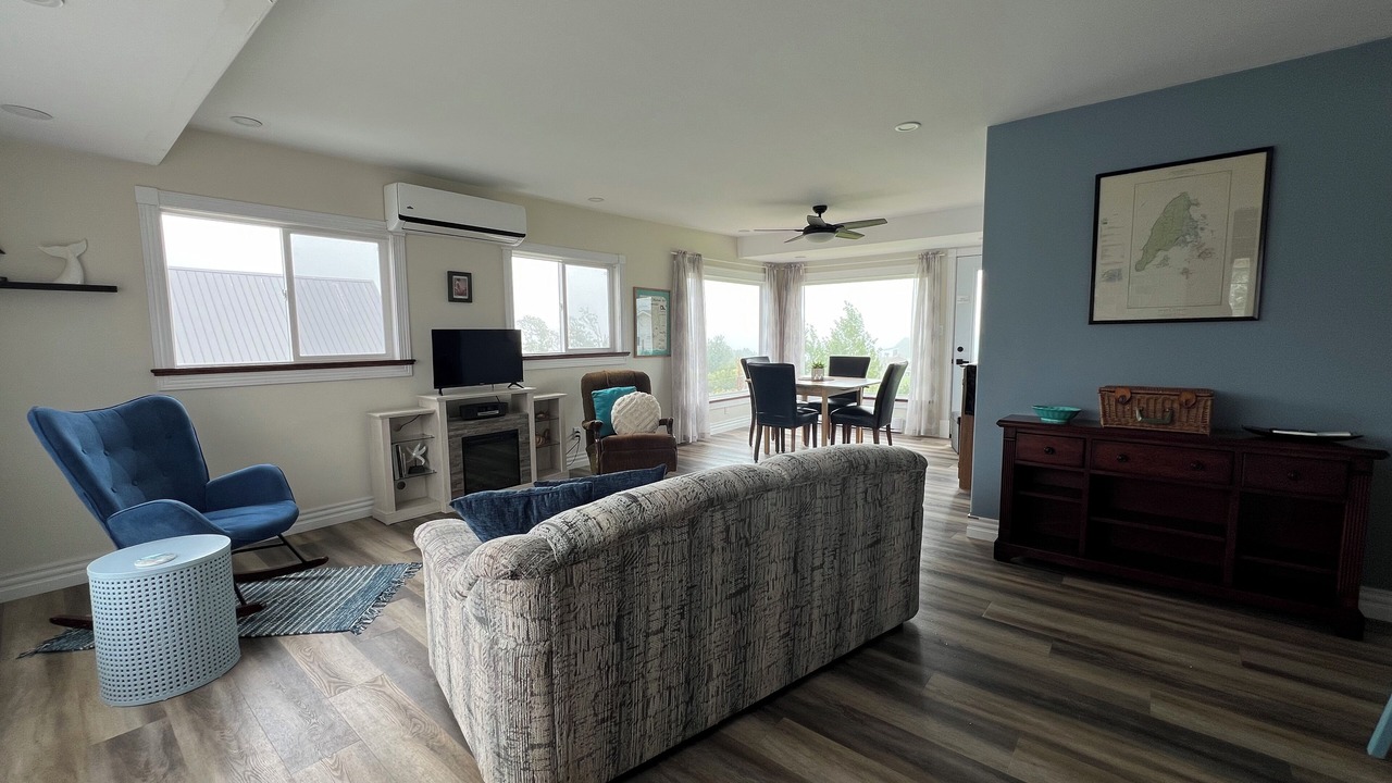 Photo of Livingroom in Seal Cove