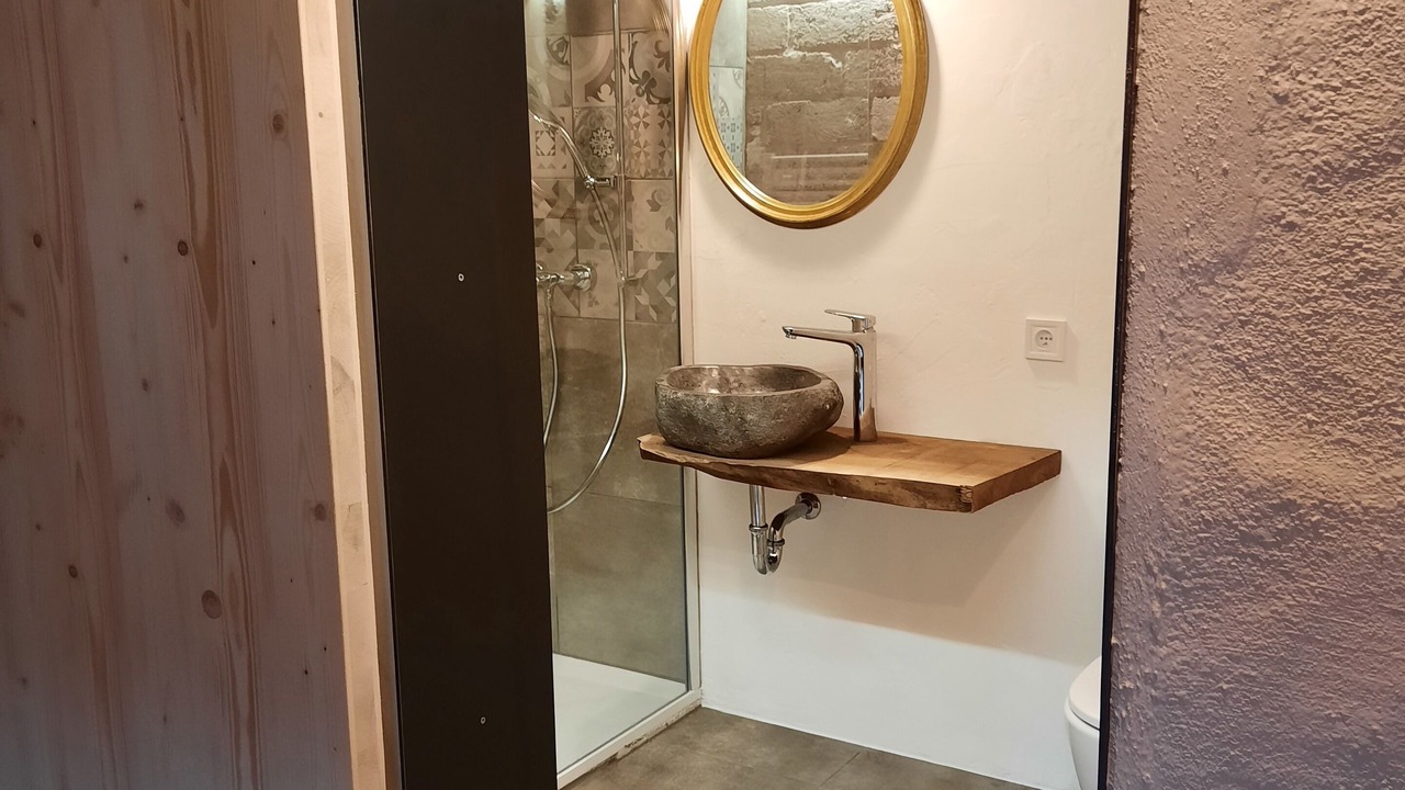 Photo of Bathroom in Montcony