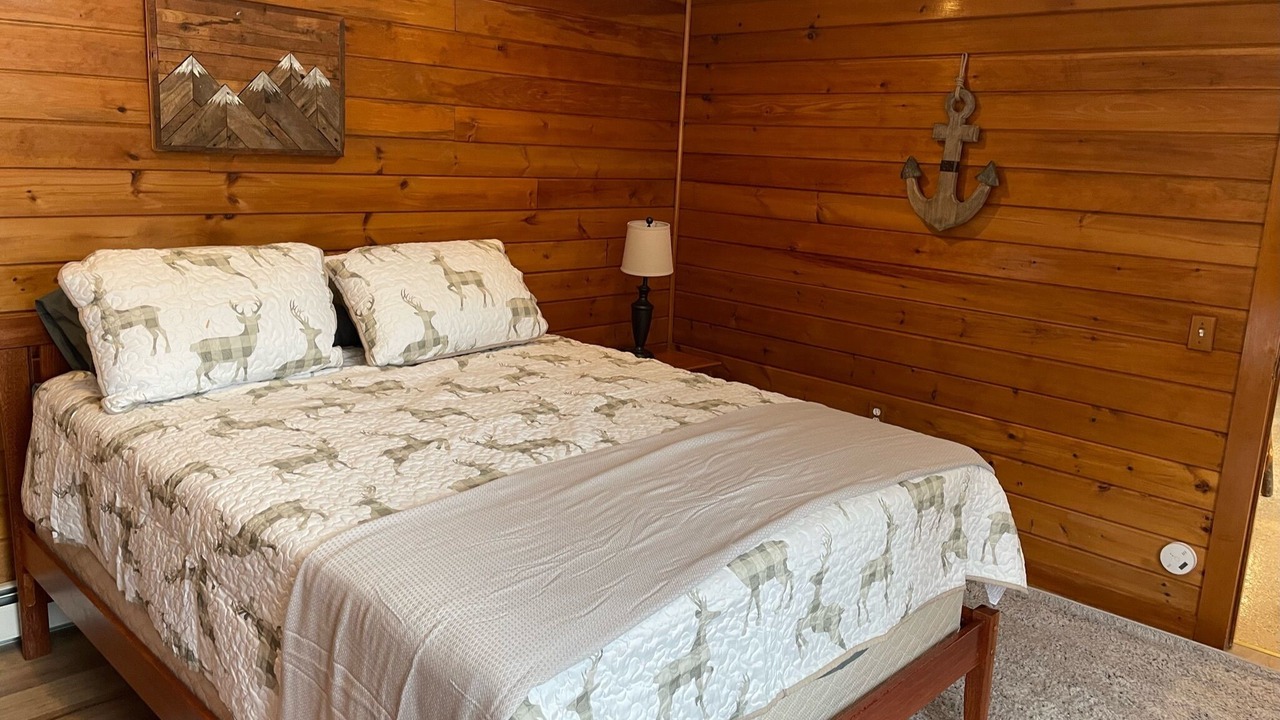 Photo of Bedroom in Lake George