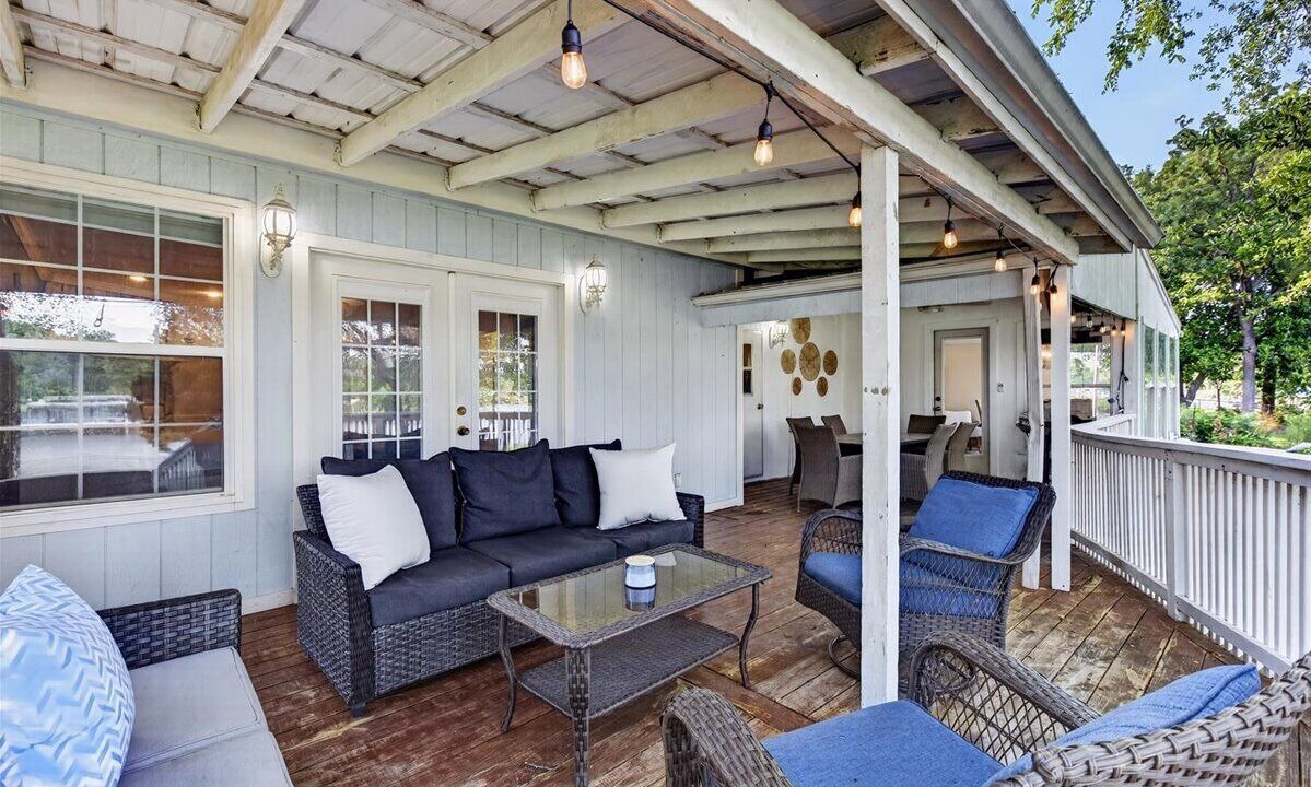Photo of Patio Balcony in Enchanted Oaks
