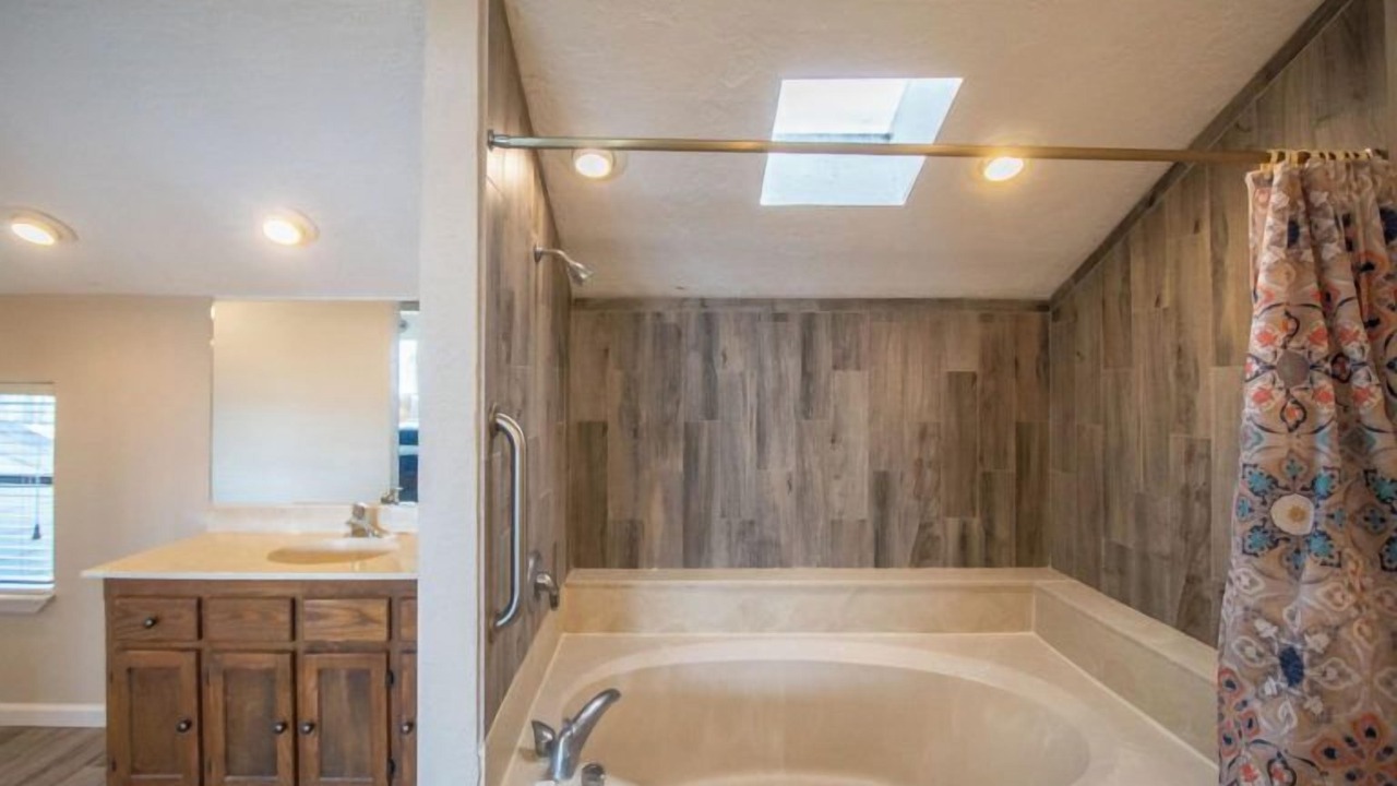 Photo of Bathroom in Seven Coves