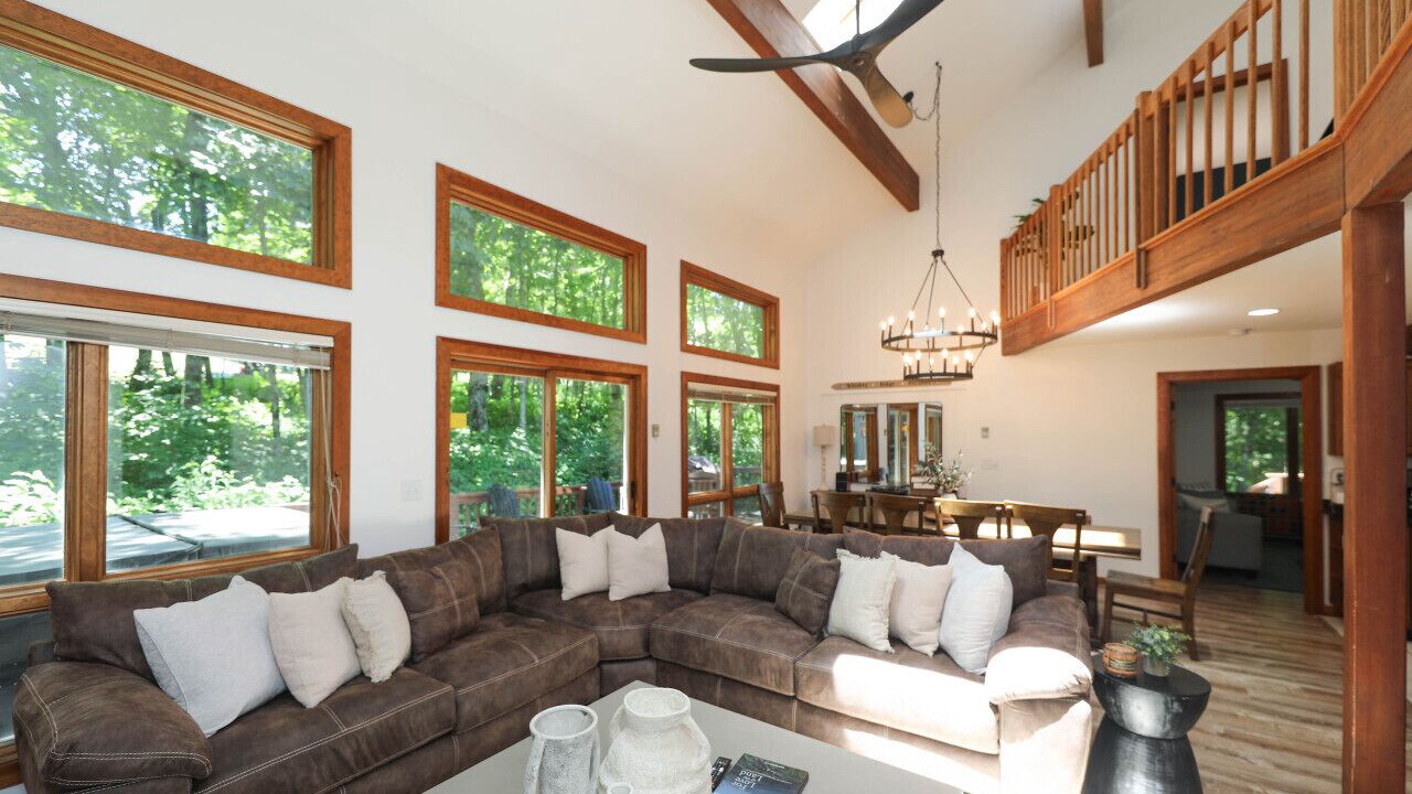 Photo of Livingroom in Nellysford