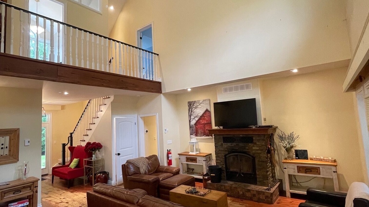 Photo of Livingroom in Irondale