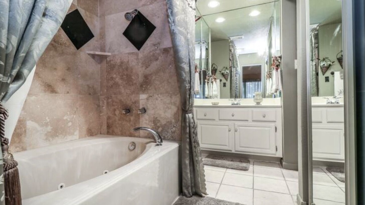 Photo of Bathroom in Seven Coves