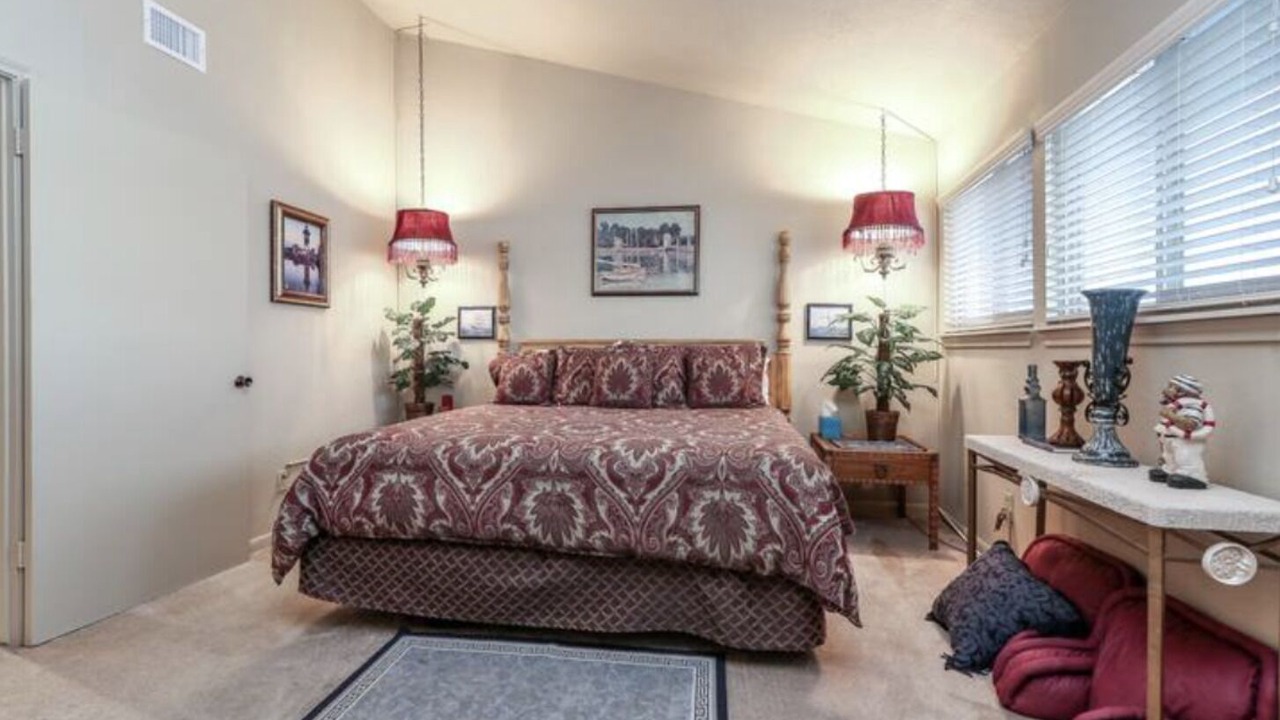 Photo of Bedroom in Seven Coves
