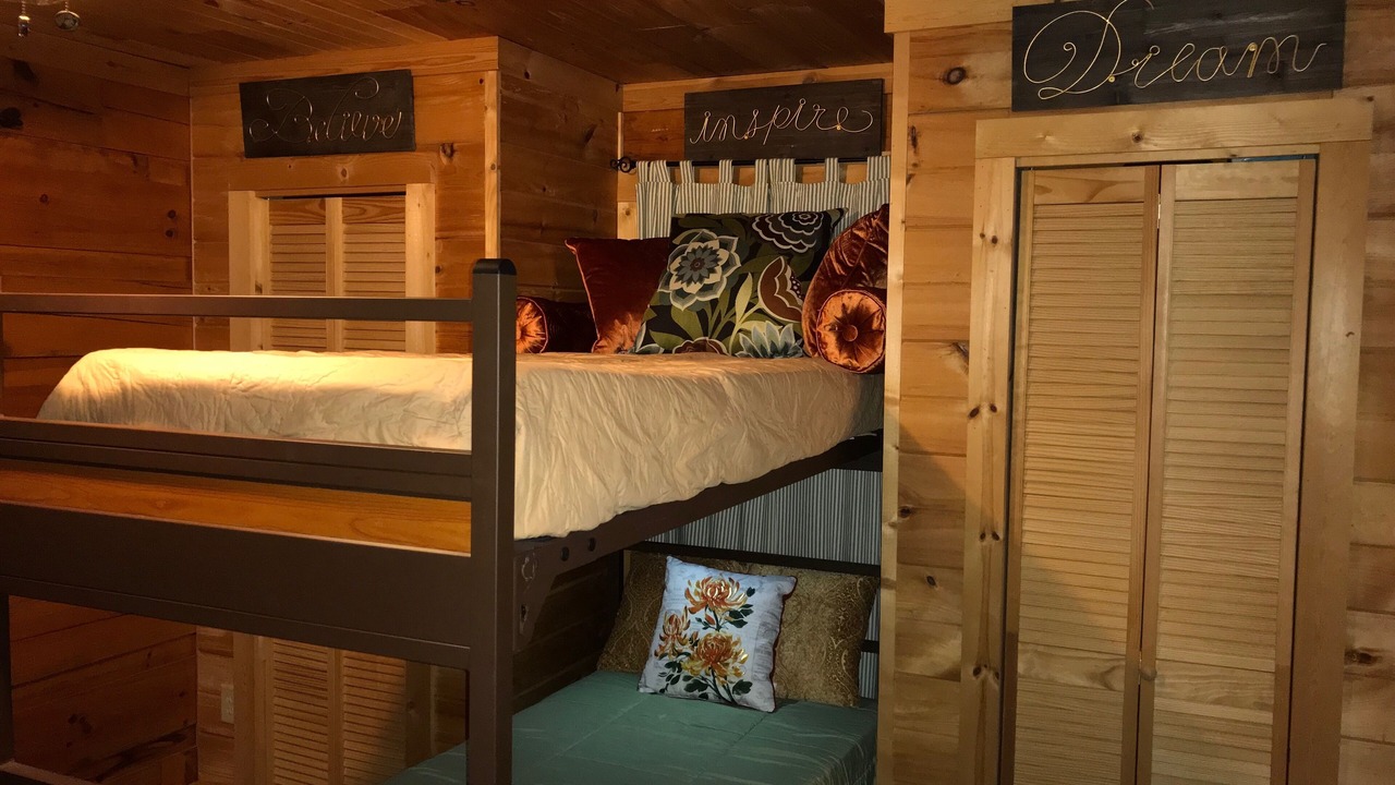 Photo of Bedroom in Wildwood Lake