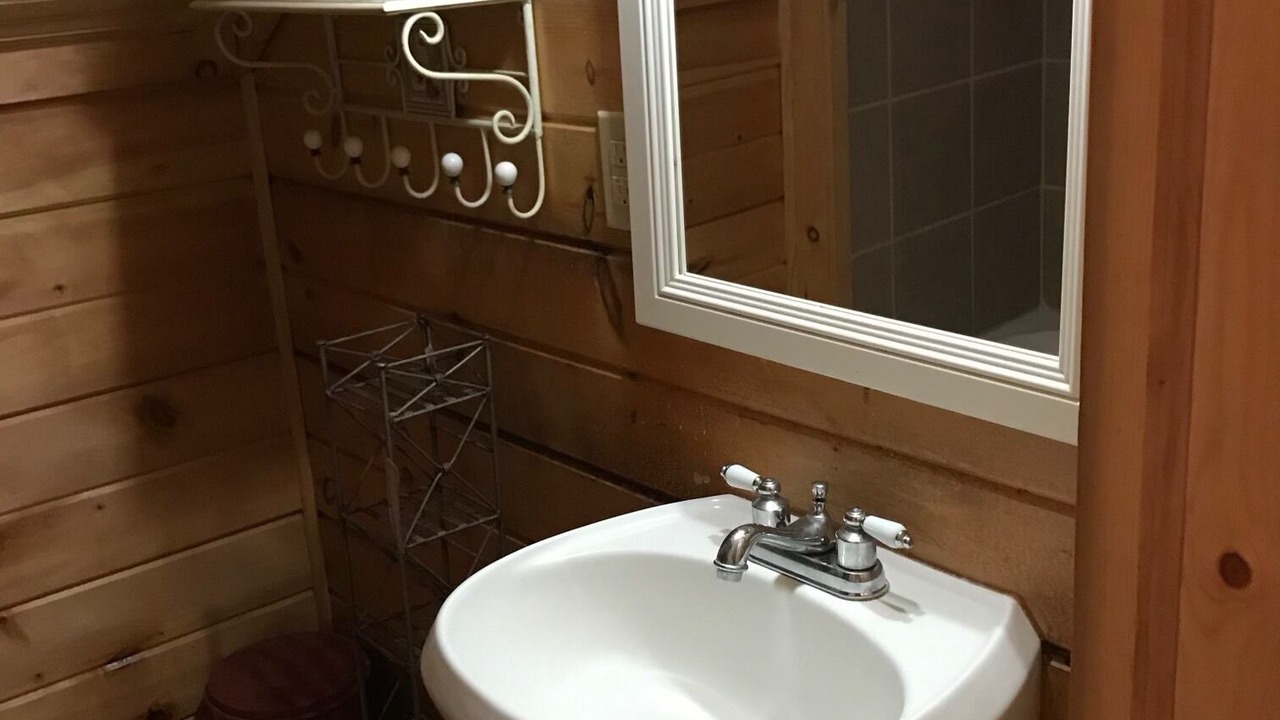 Photo of Bathroom in Wildwood Lake