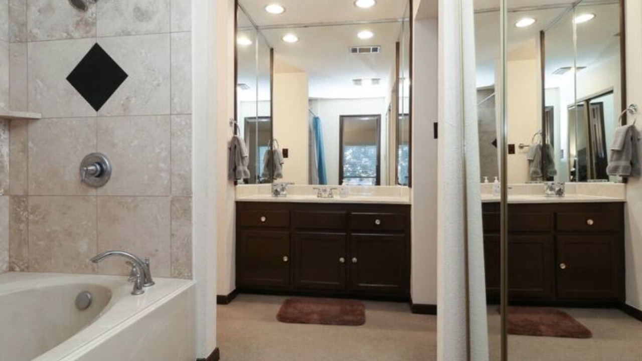 Photo of Bathroom in Seven Coves
