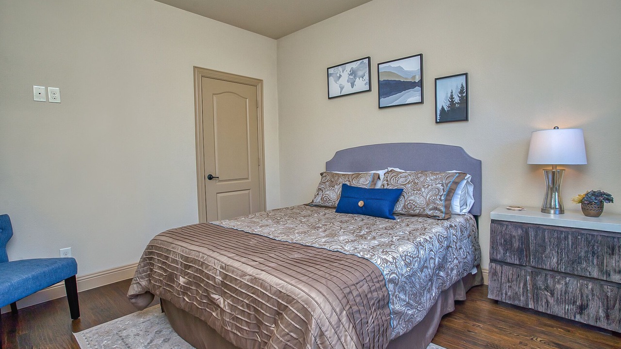 Photo of Bedroom in Legacy Town Center North