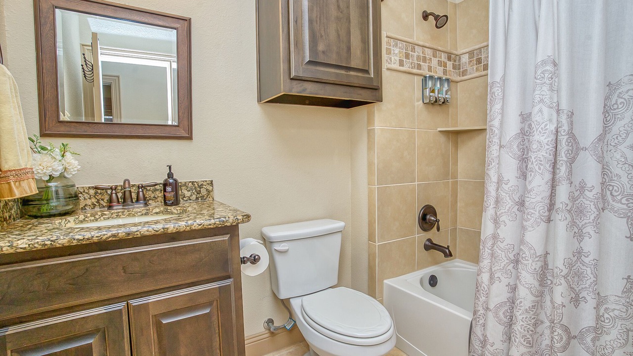 Photo of Bathroom in Legacy Town Center North
