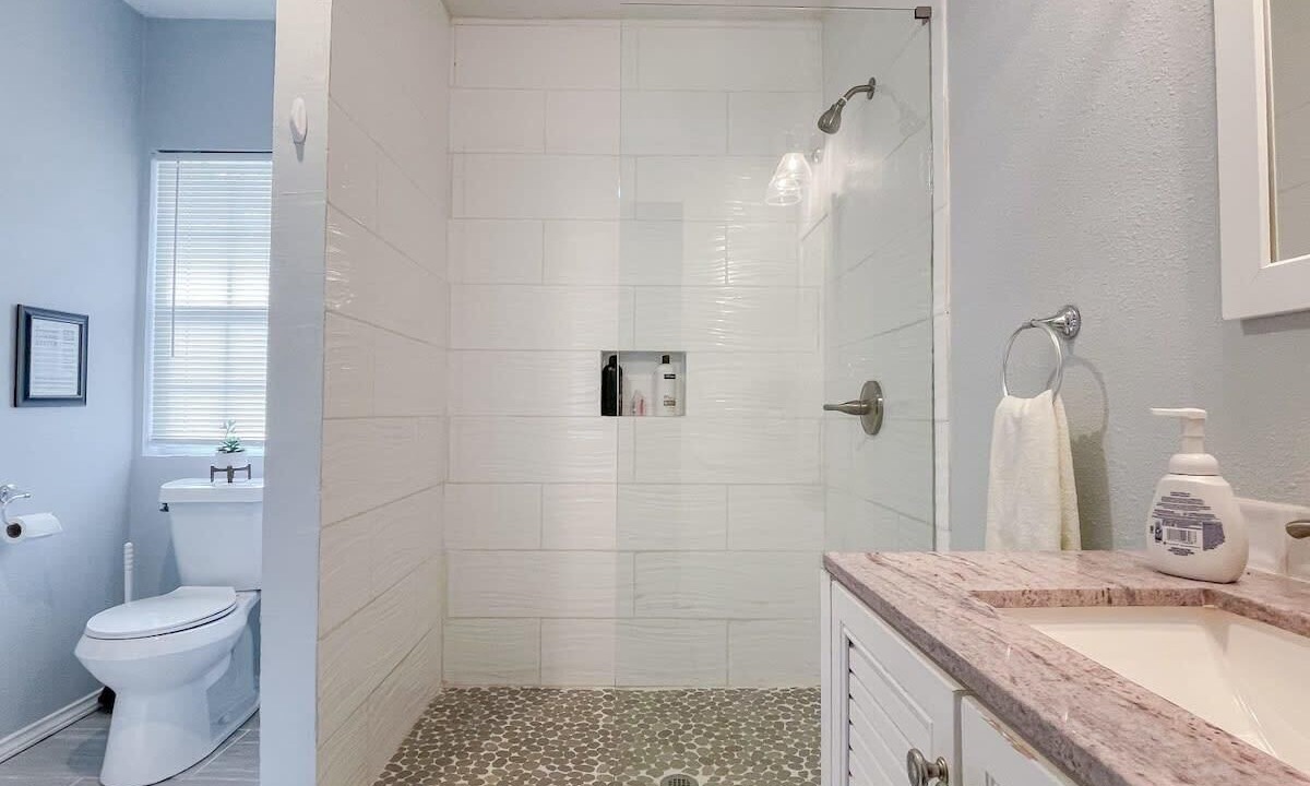 Photo of Bathroom in East Terrell Hills