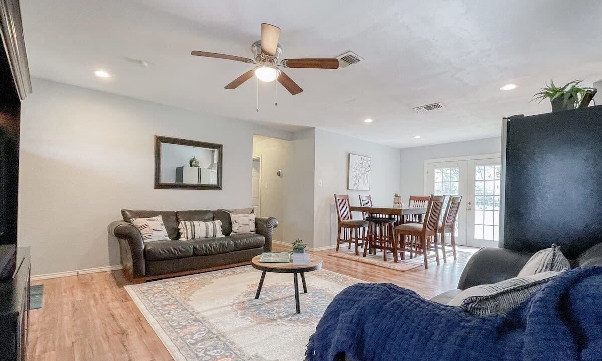 Photo of Livingroom in East Terrell Hills
