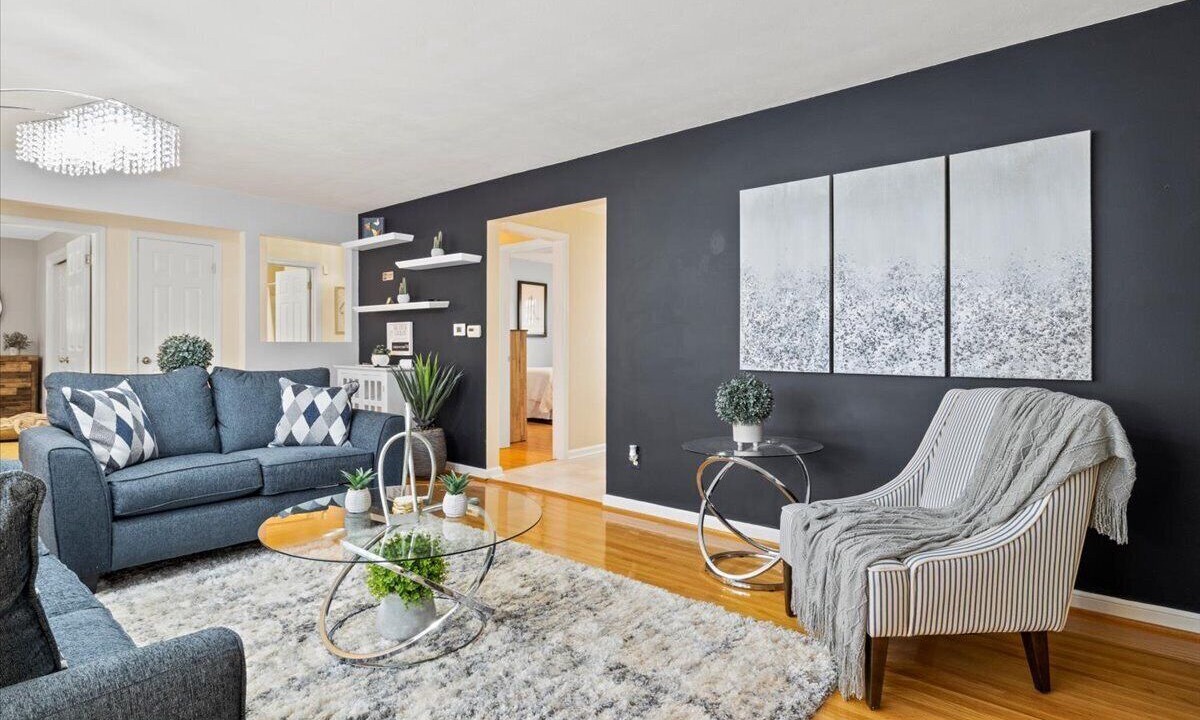 Photo of Livingroom in East Irondequoit