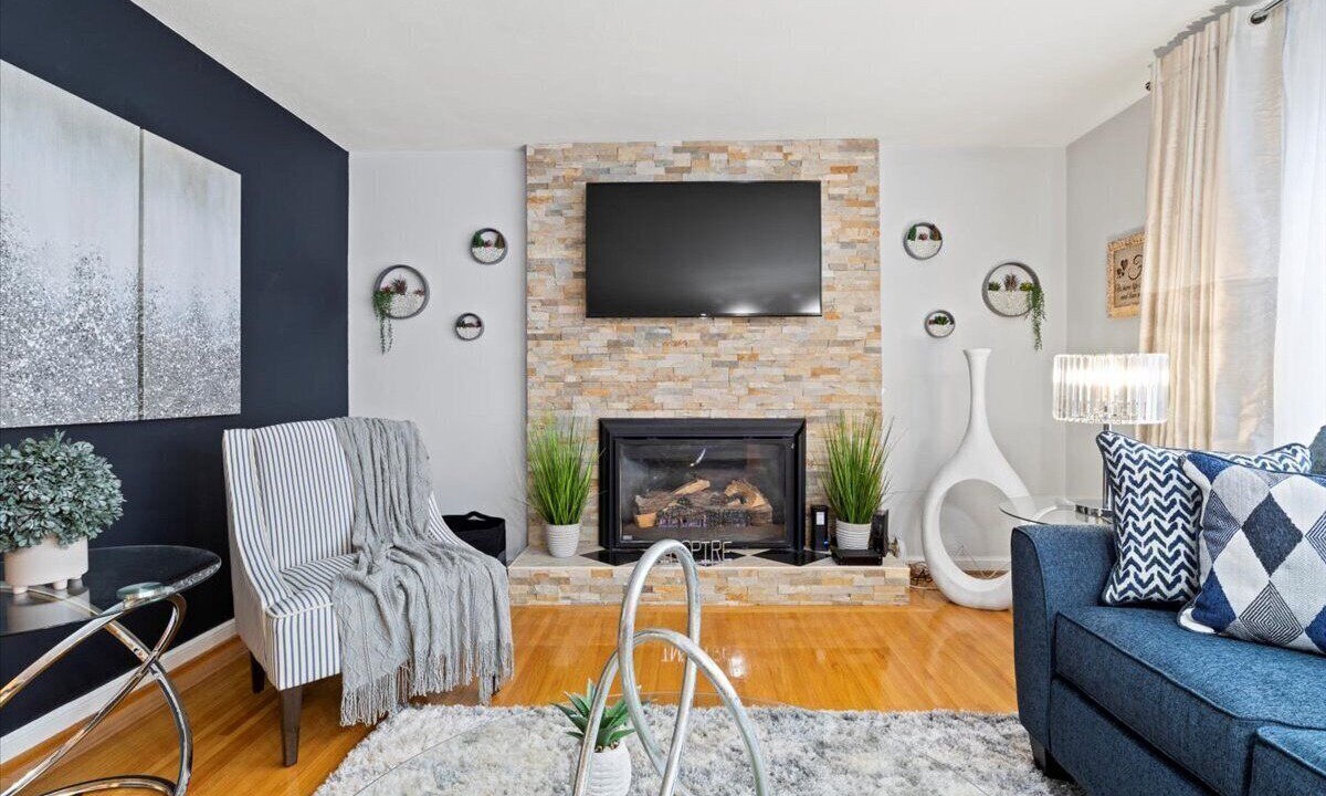 Photo of Livingroom in East Irondequoit