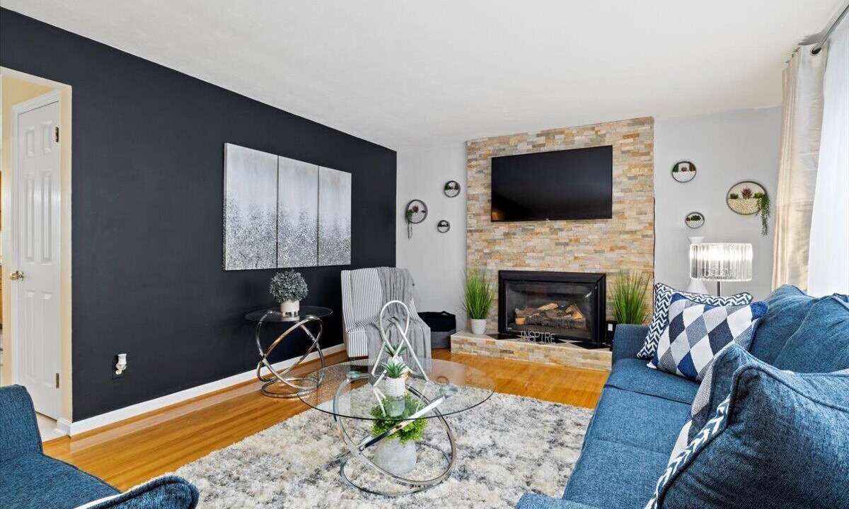 Photo of Livingroom in East Irondequoit