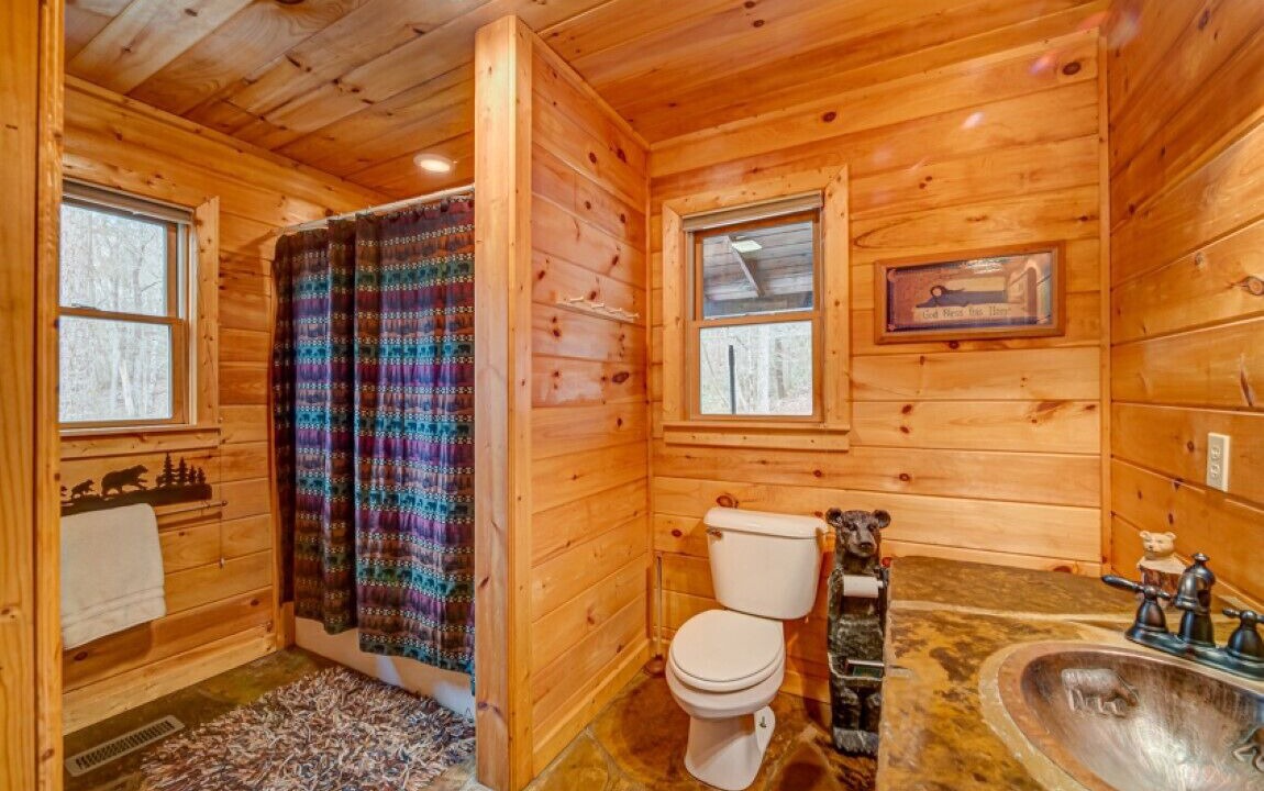 Photo of Bathroom in Aska