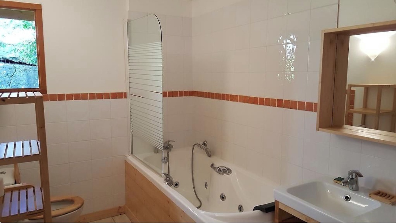 Photo of Bathroom in Allemond