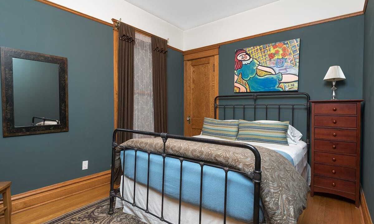 Photo of Bedroom in Wrigleyville