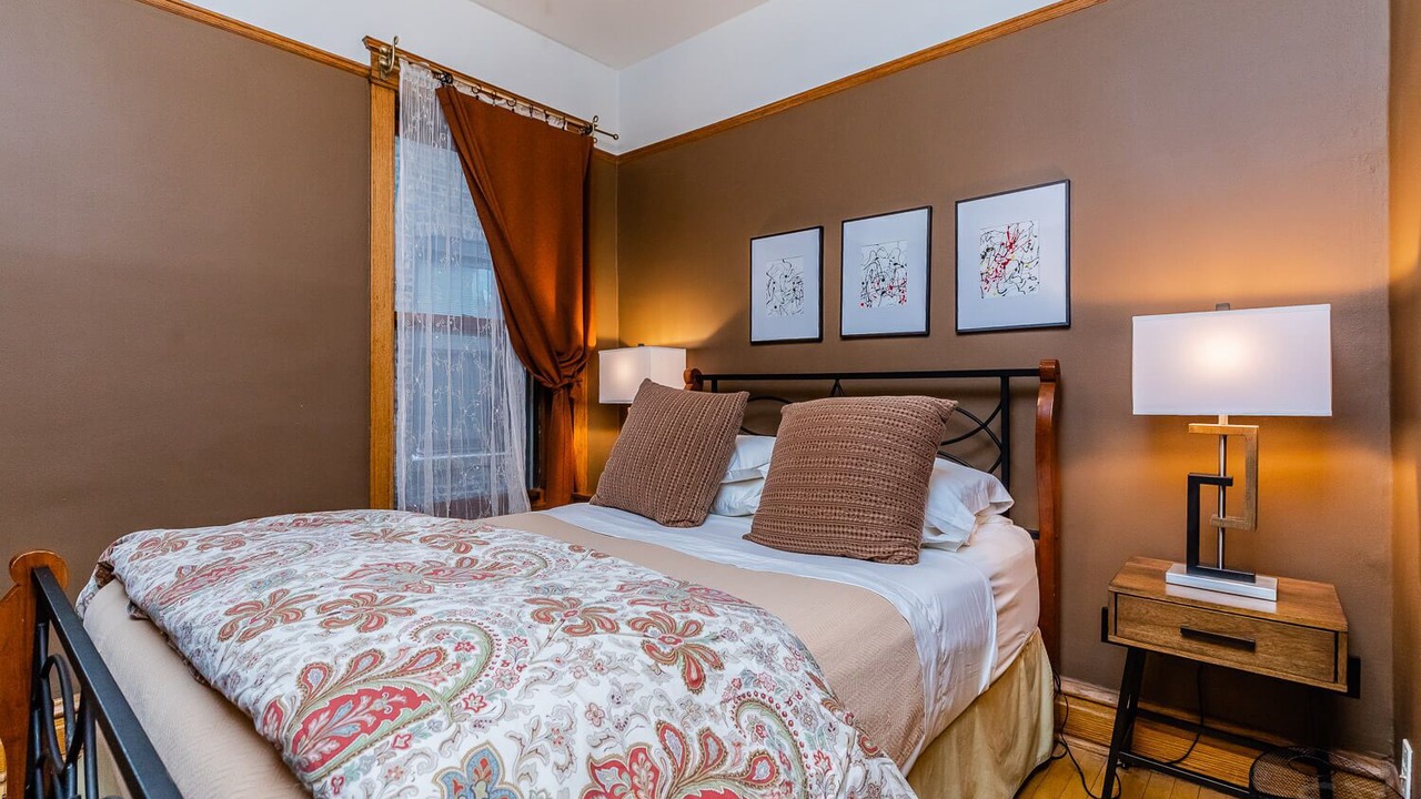 Photo of Bedroom in Wrigleyville