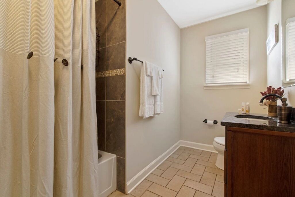 Photo of Bathroom in Des Plaines