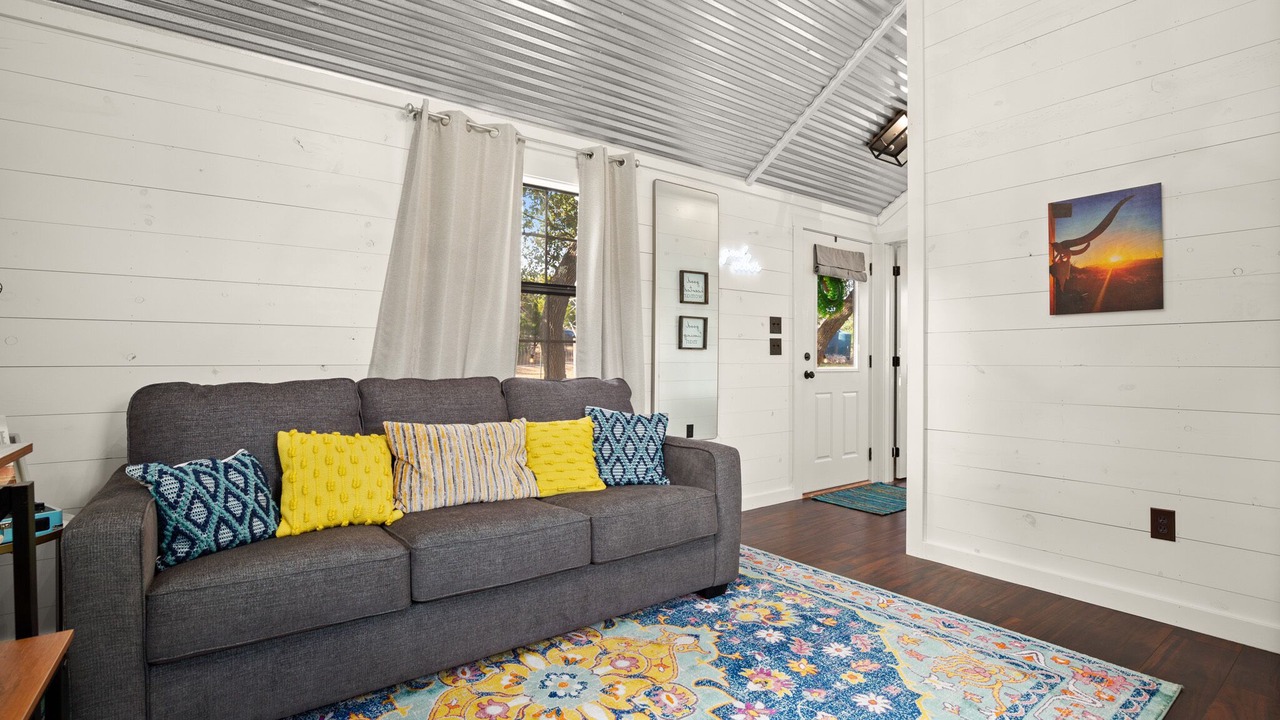 Photo of Livingroom in Big Bee Creek