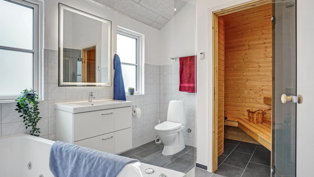 Photo of Bathroom in Femmøller