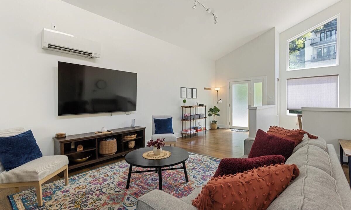 Photo of Livingroom in Northside