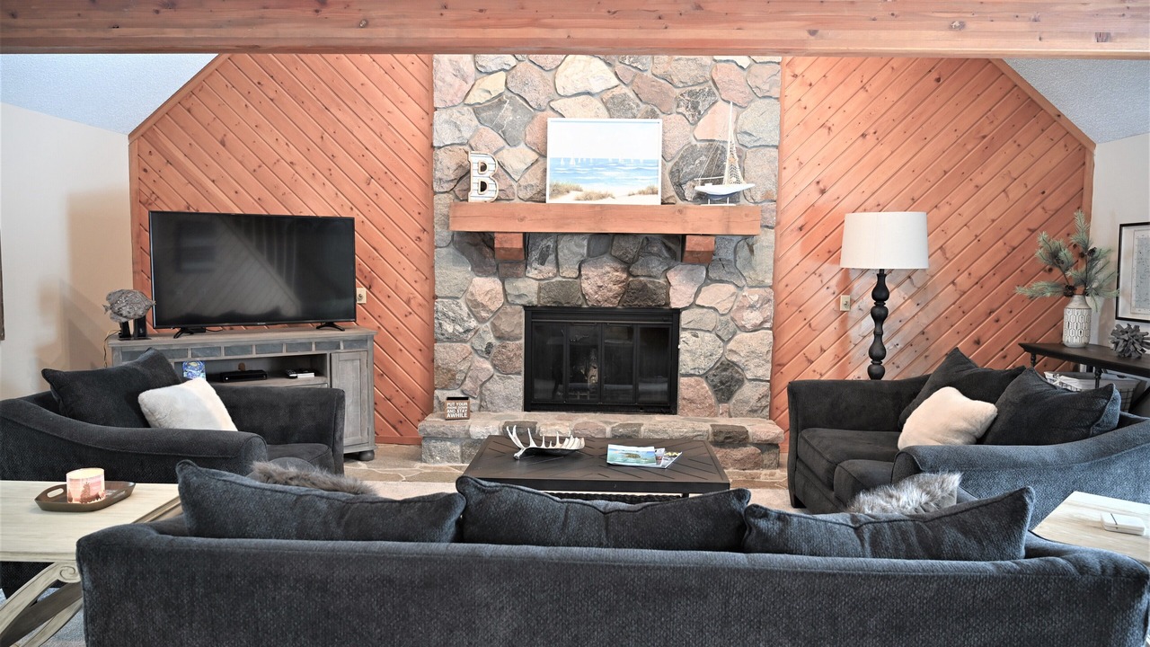 Photo of Livingroom in Boyne City