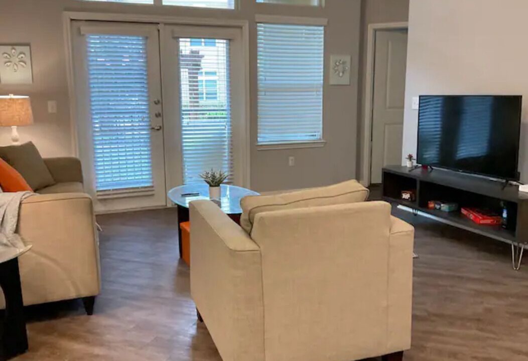 Photo of Livingroom in South Main