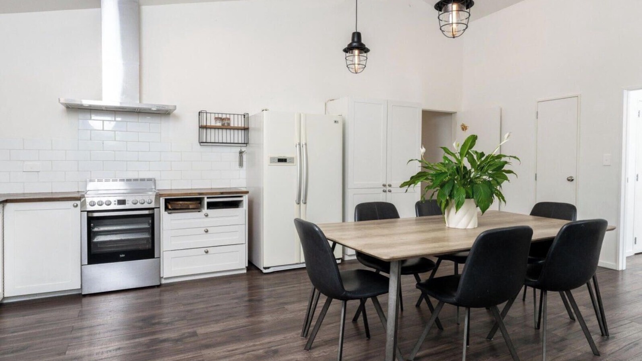 Photo of Others in Raglan