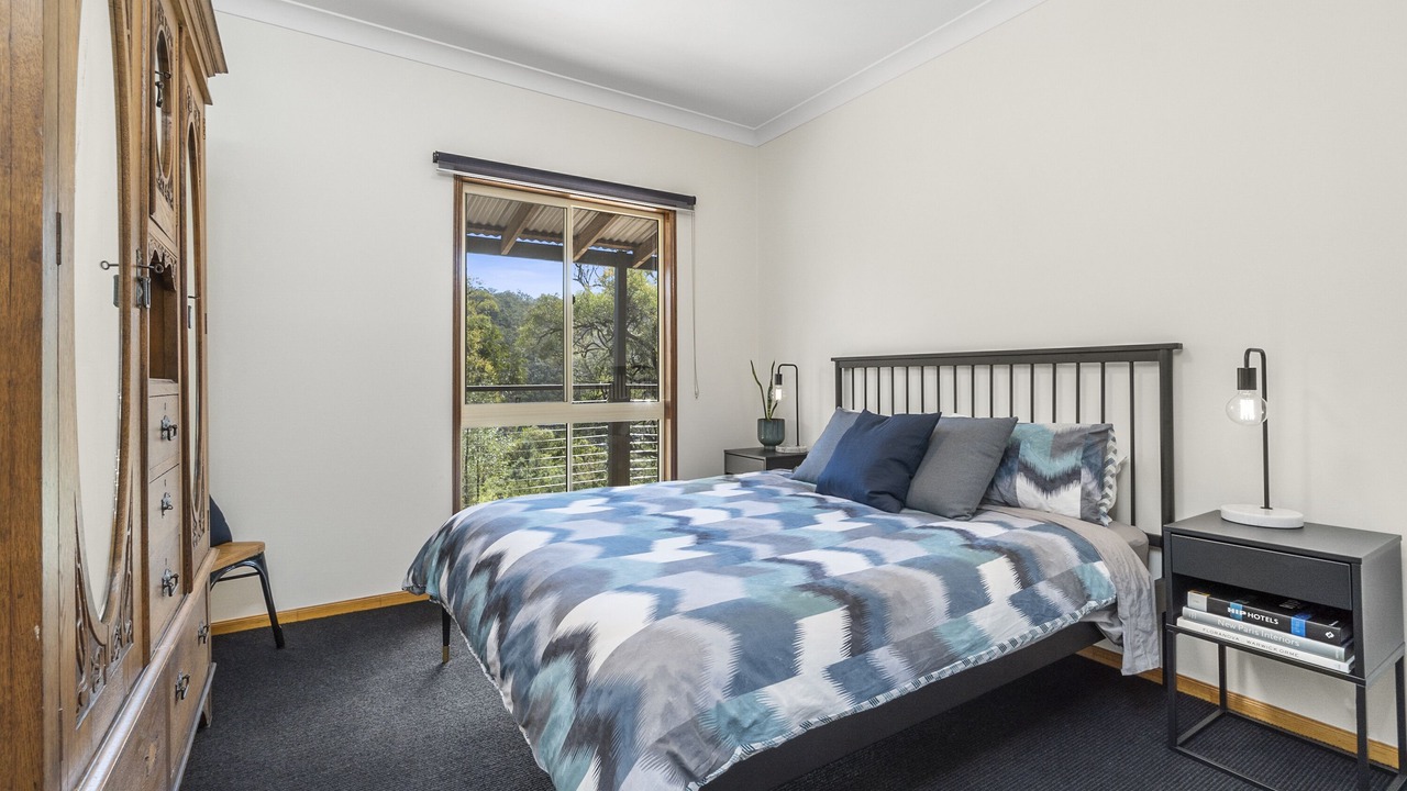 Photo of Bedroom in Leets Vale