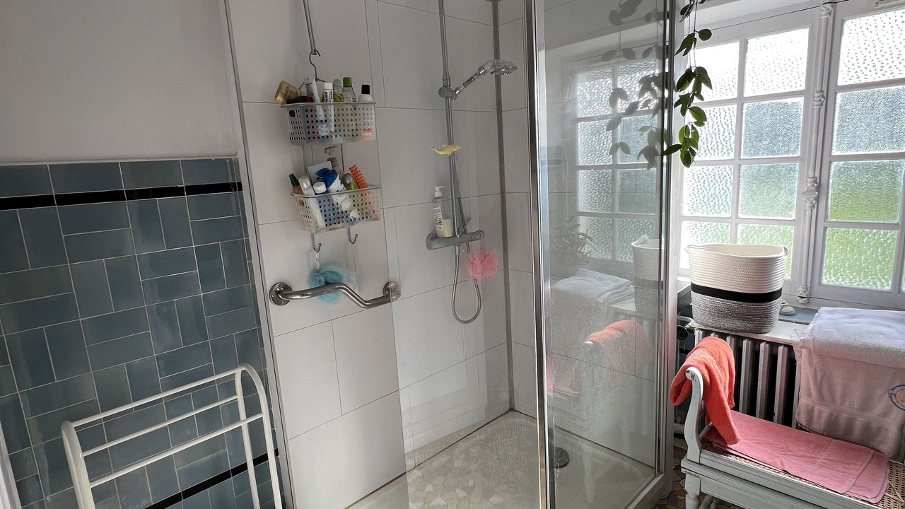 Photo of Bathroom in Menilles