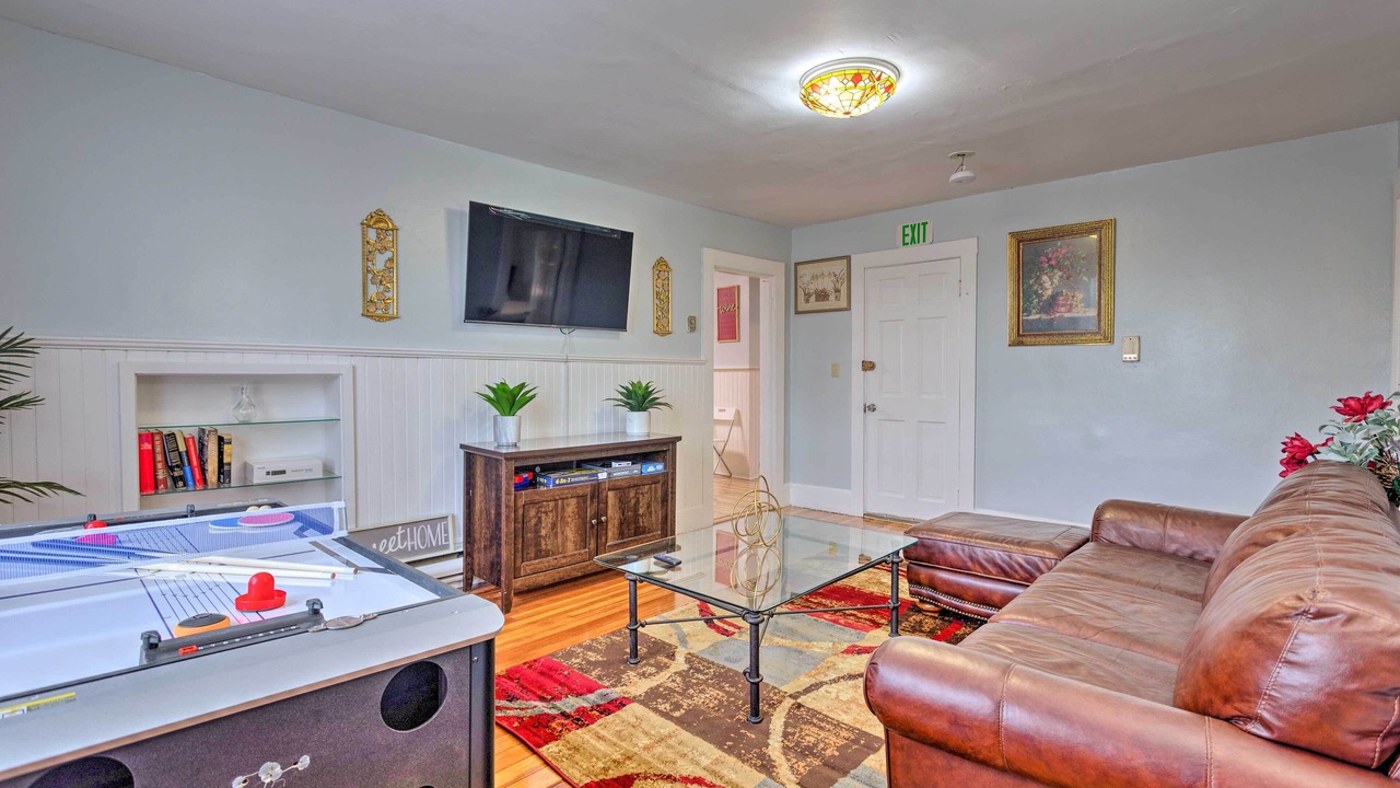 Photo of Livingroom in Stoughton