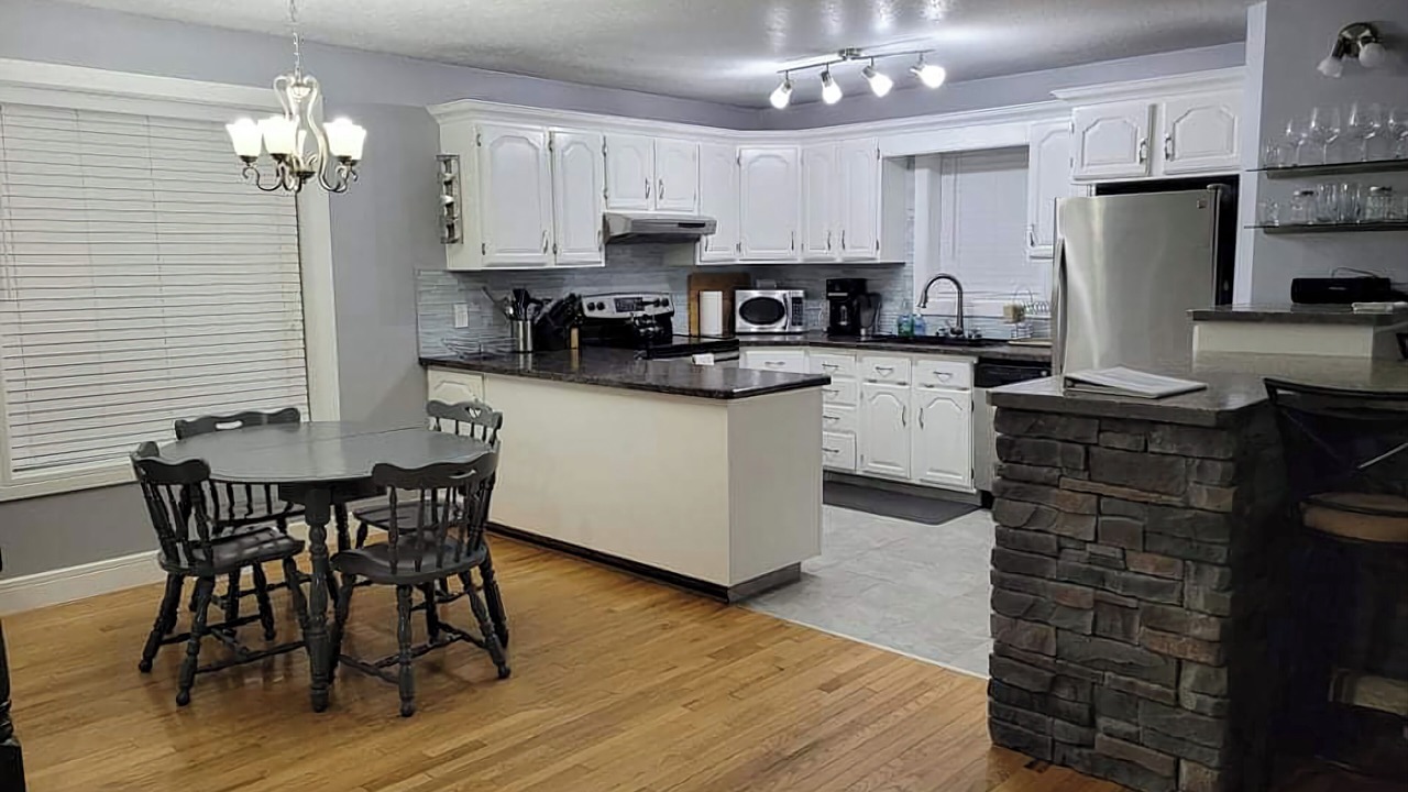 Photo of Kitchen in Greenwater Lake
