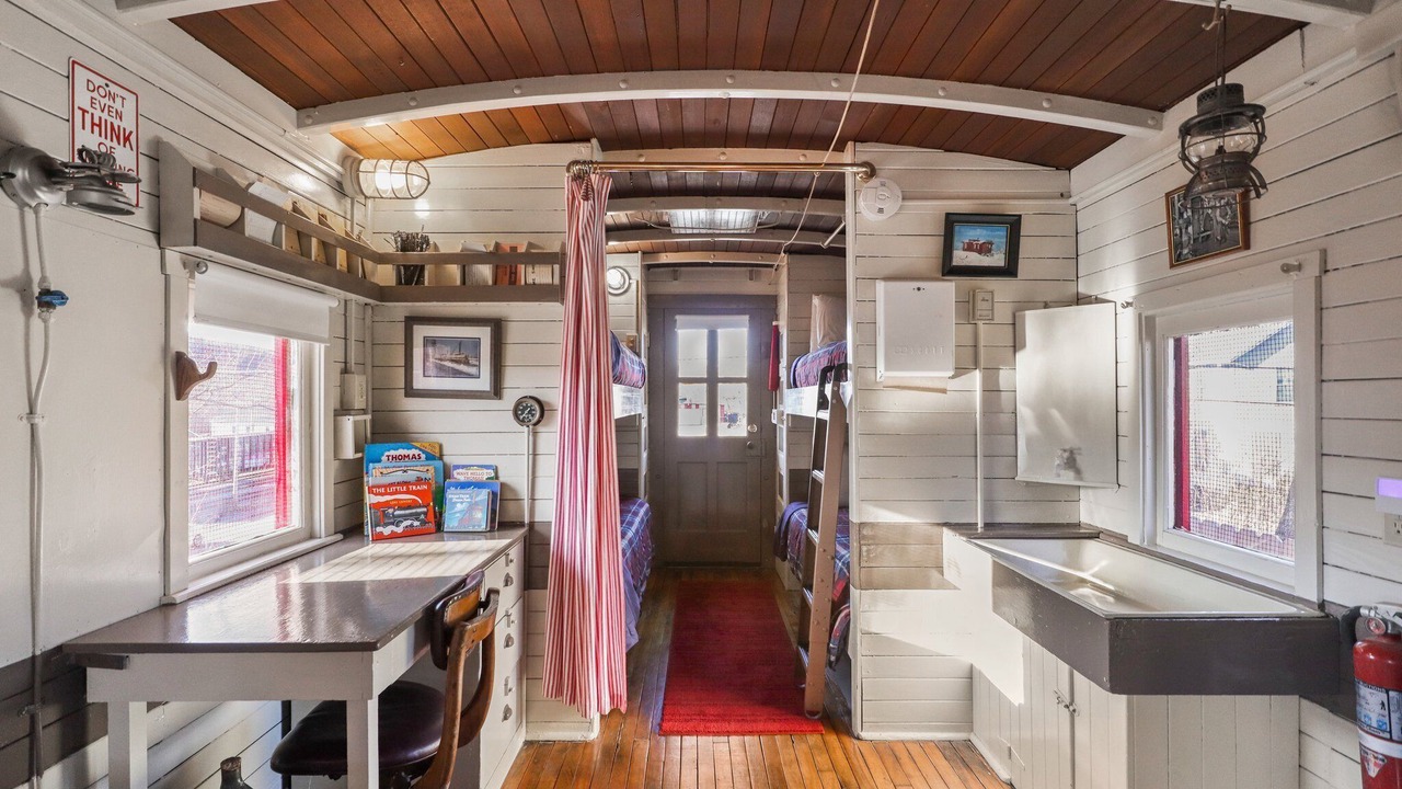 Photo of Others in Palmer