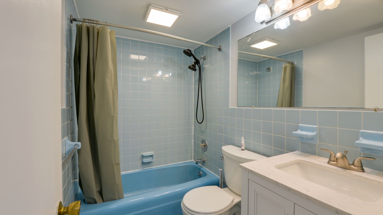 Photo of Bathroom in Admiral Estates