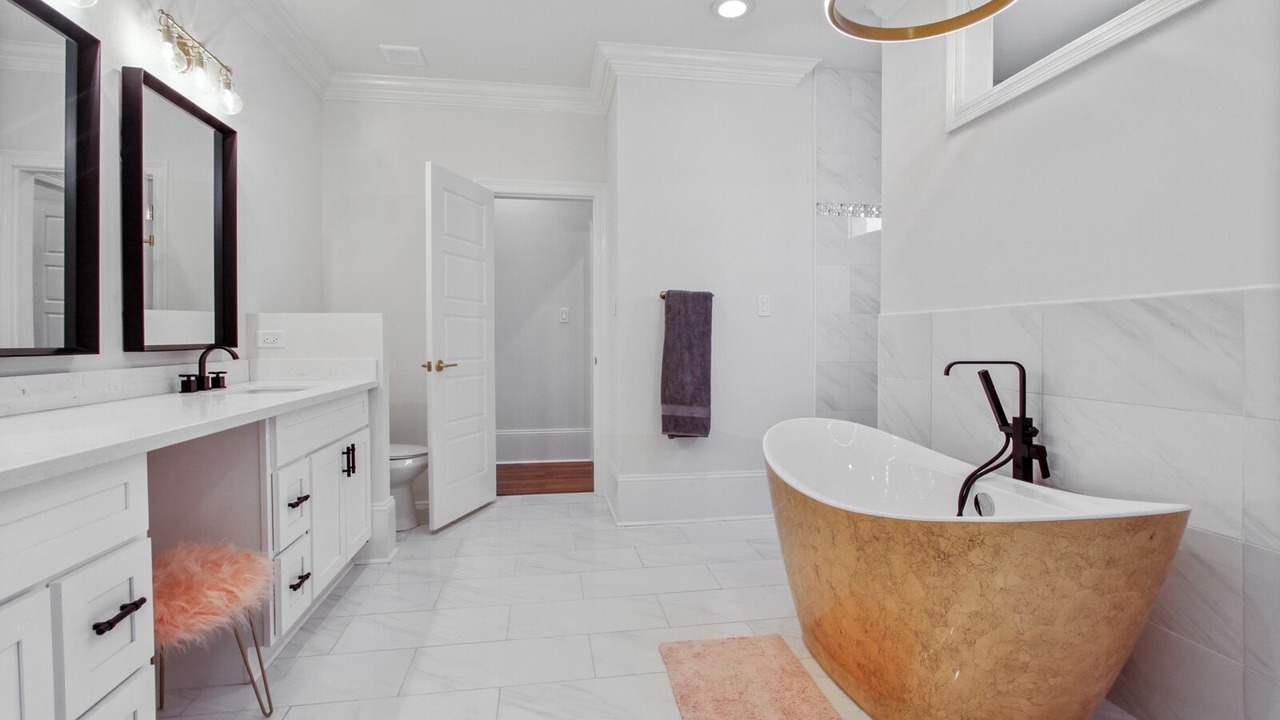 Photo of Bathroom in West Riverside