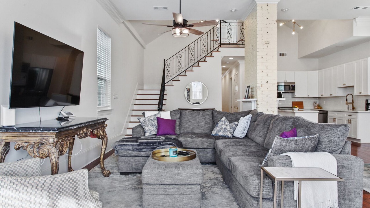Photo of Livingroom in West Riverside