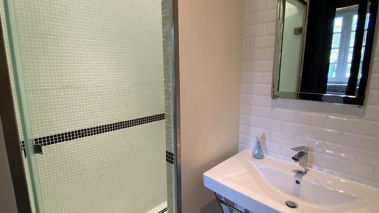 Photo of Bathroom in Saint-Leger-sur-Dheune