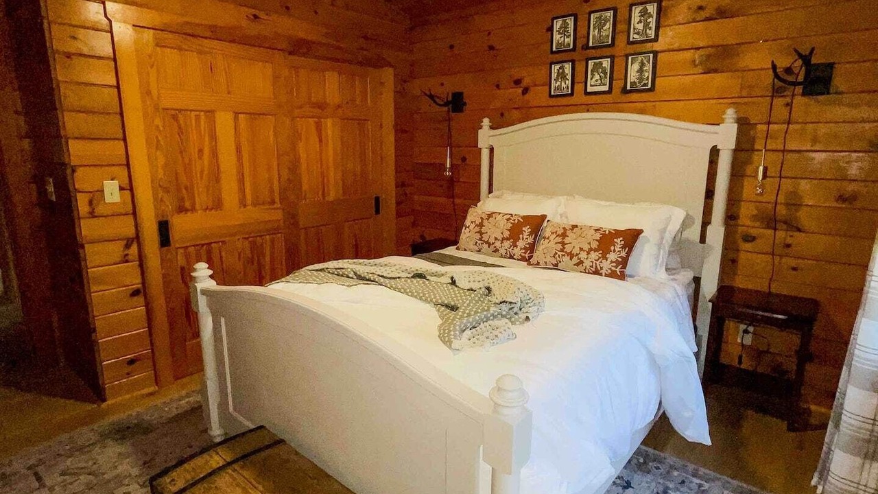 Photo of Bedroom in Wales Center