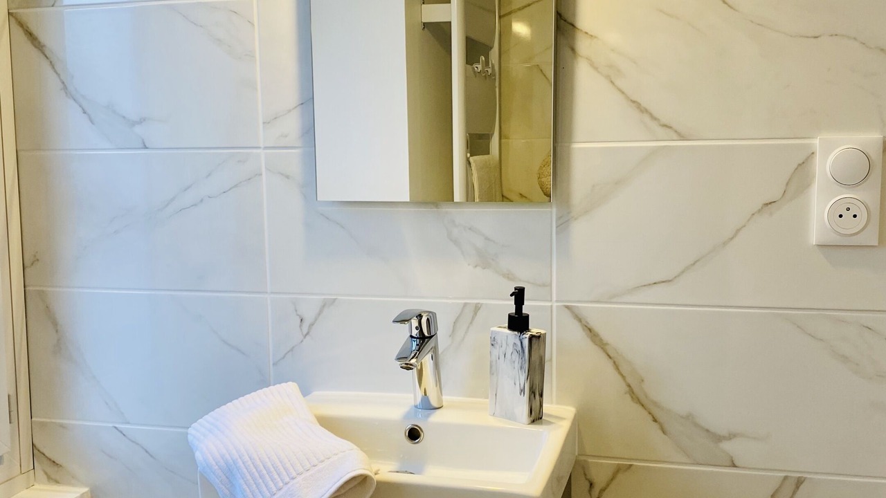 Photo of Bathroom in Montceau-les-Mines