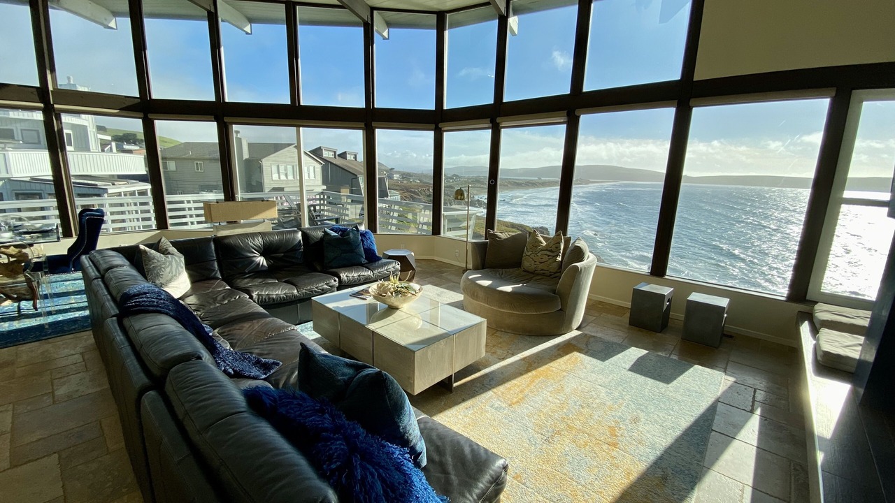 Photo of Livingroom in Dillon Beach