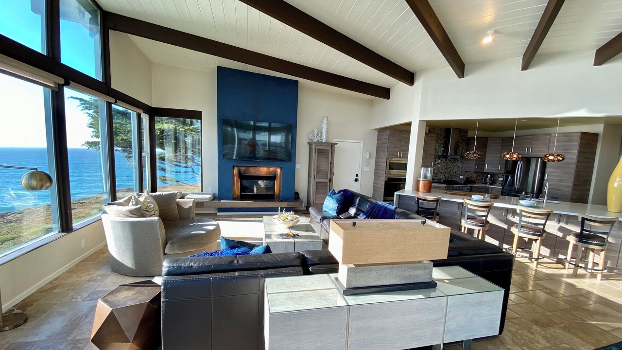 Photo of Livingroom in Dillon Beach