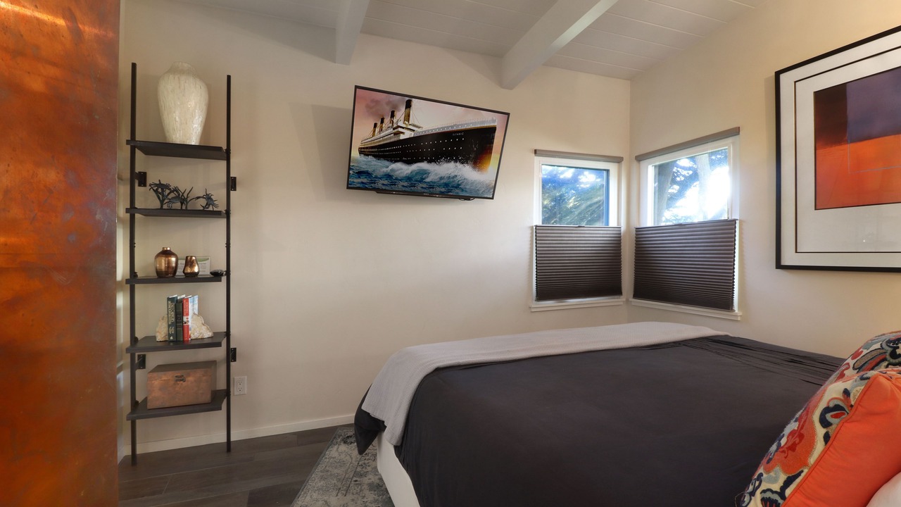 Photo of Bedroom in Dillon Beach