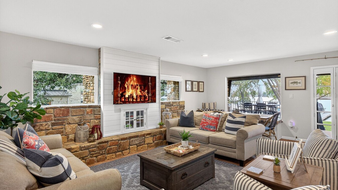Photo of Livingroom in Granite Shoals