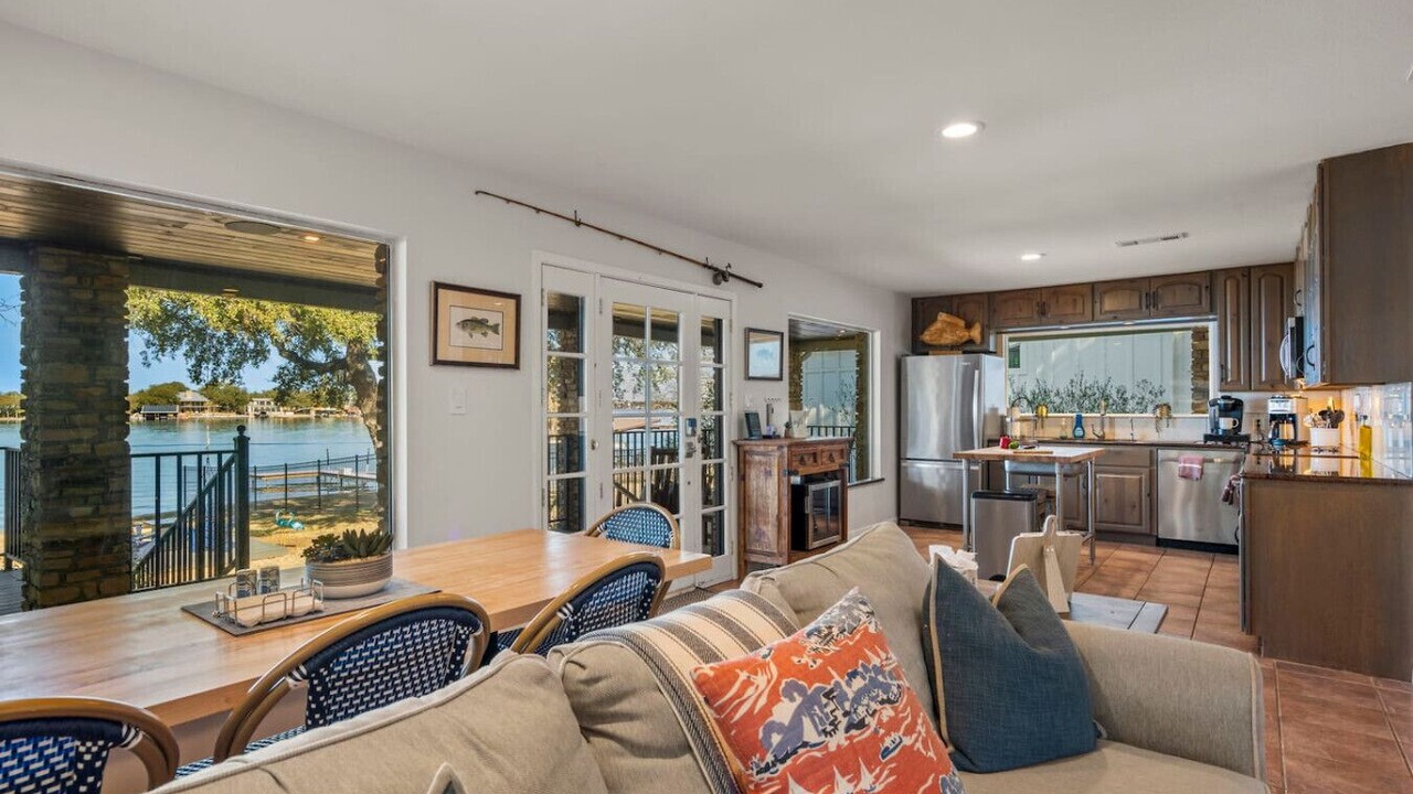 Photo of Livingroom in Granite Shoals